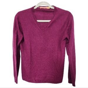 Women's Kuna M Baby Alpaca M Raspberry V-Neck Sweater